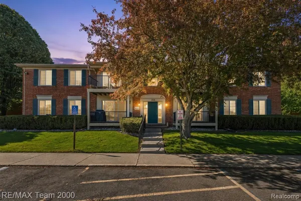 $164,999 | 12049 Ina Drive, Sterling Heights, MI 48312
