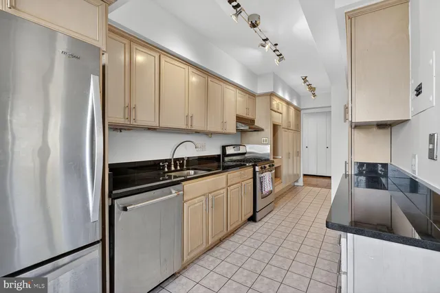 $495,000 | 4201 Cathedral Avenue Northwest, Unit 601E, Washington, DC 20016