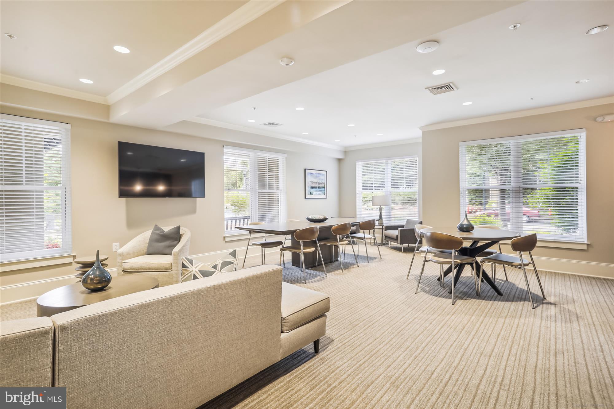 11800 Old Georgetown Road, Unit 1424 Rockville, MD 20852 - Photo 25 of 34 a living room with fireplace furniture and a flat screen tv