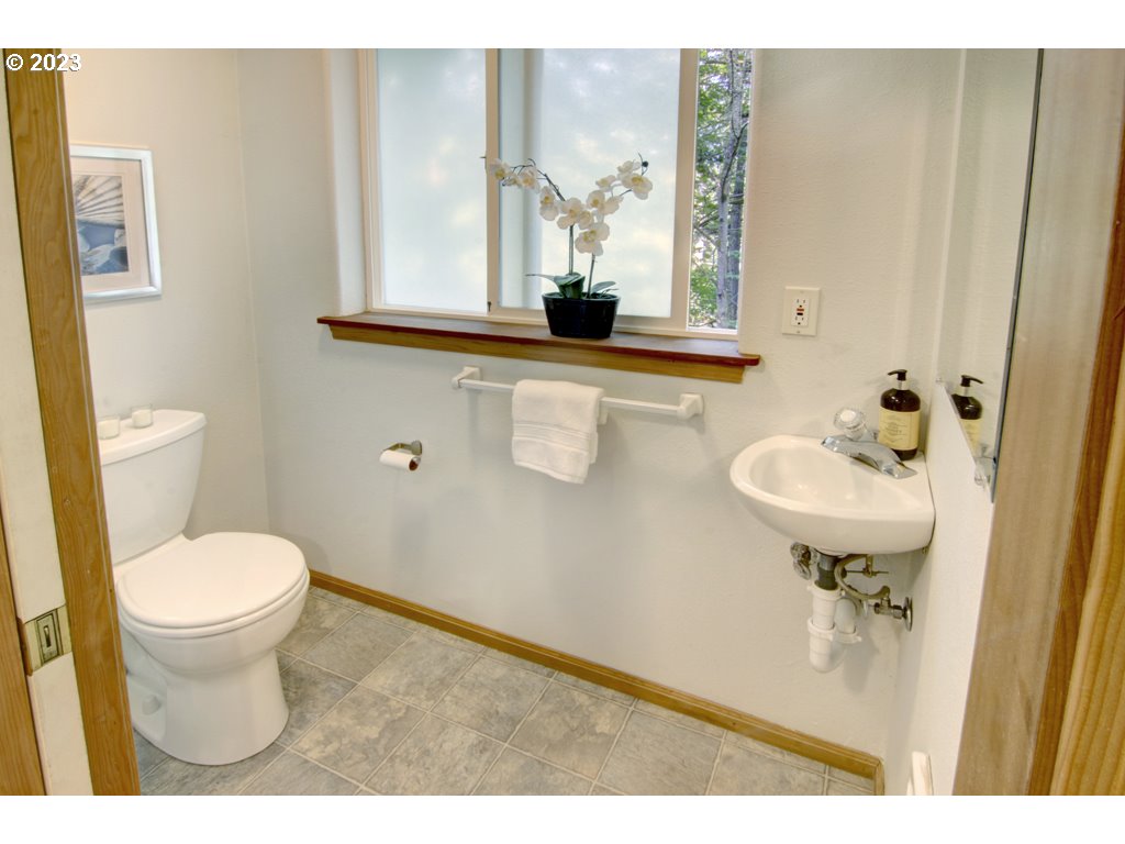 5165 Nectar Way Eugene, OR 97405 - Photo 22 of 47