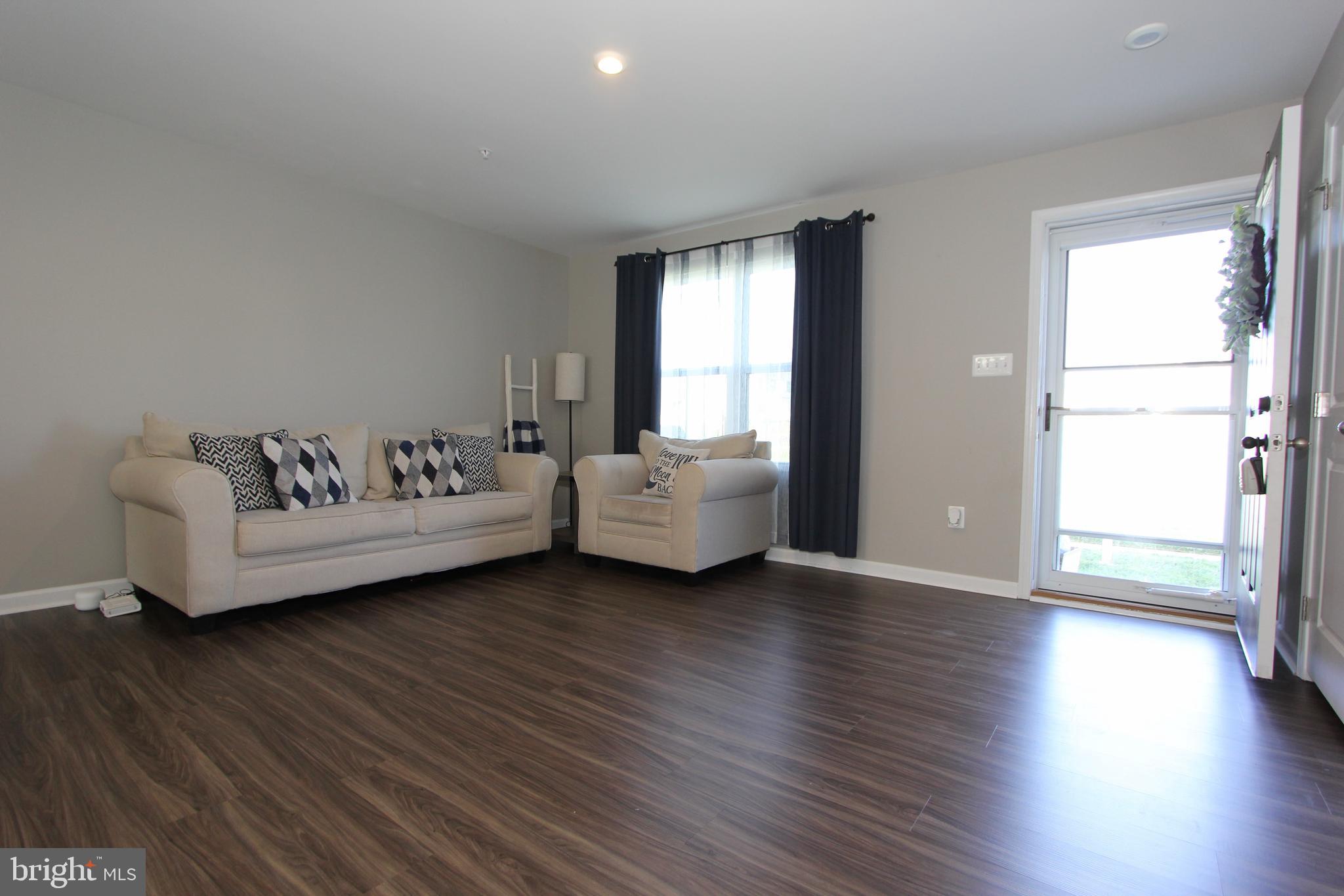 124 Boswell Boulevard Smithsburg, MD 21783 - Photo 8 of 42 Great room, view 2