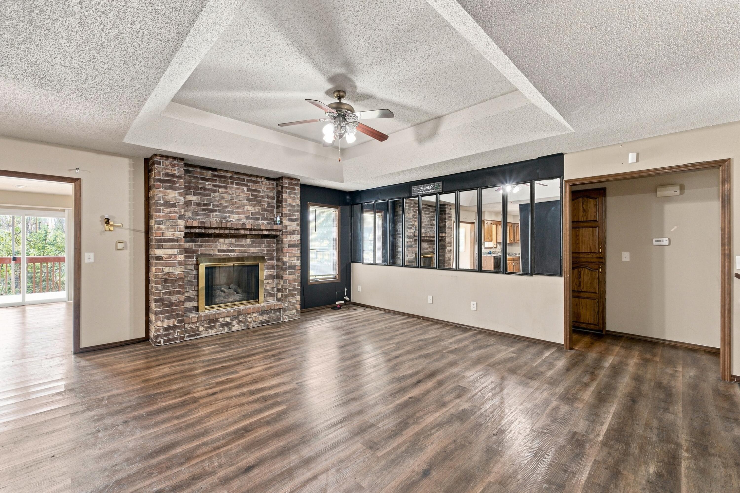 3808 West Kingsley Street Springfield, MO 65807 - Photo 4 of 39 5-print-20260812-20260812-DSC01774