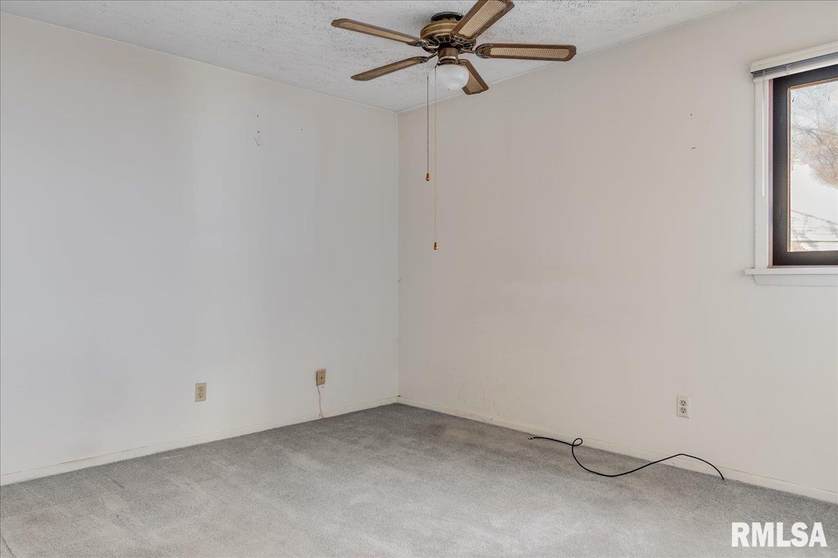 33 Country Place, Unit 33 Springfield, IL 62703 - Photo 24 of 34
