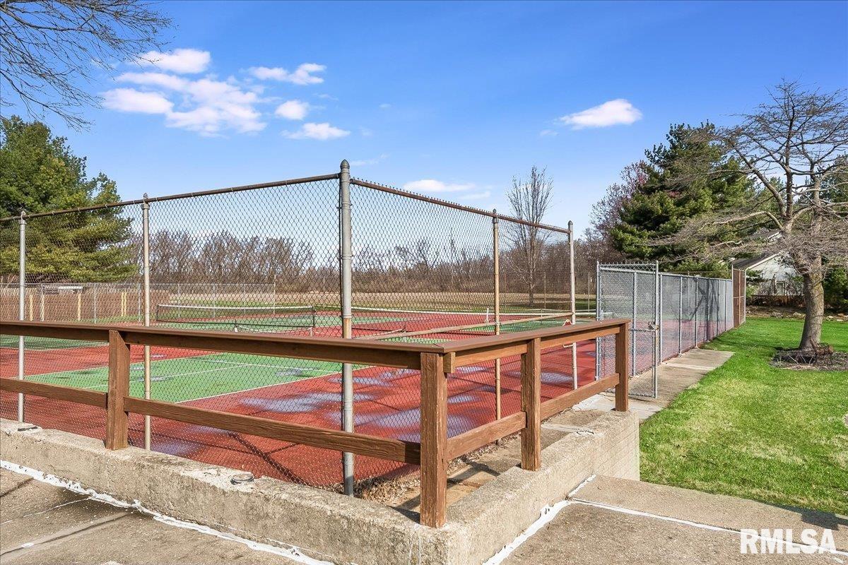 33 Country Place, Unit 33 Springfield, IL 62703 - Photo 32 of 34
