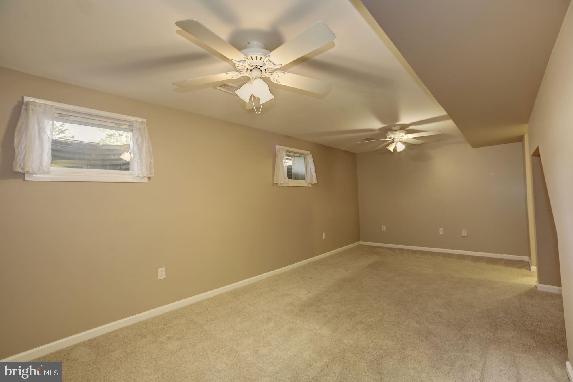 5502 Ashfield Road Alexandria, VA 22315 - Photo 20 of 27 Family Room