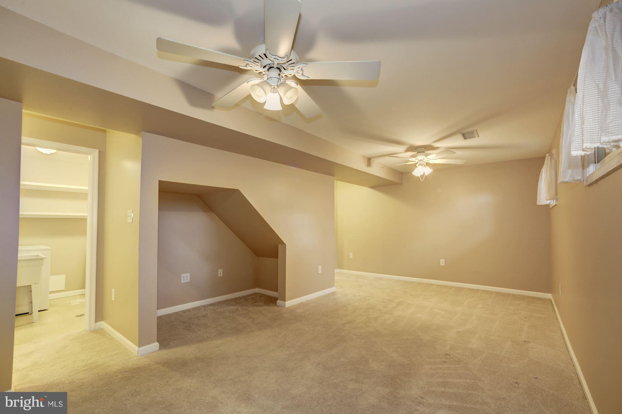 5502 Ashfield Road Alexandria, VA 22315 - Photo 21 of 27 Family Room
