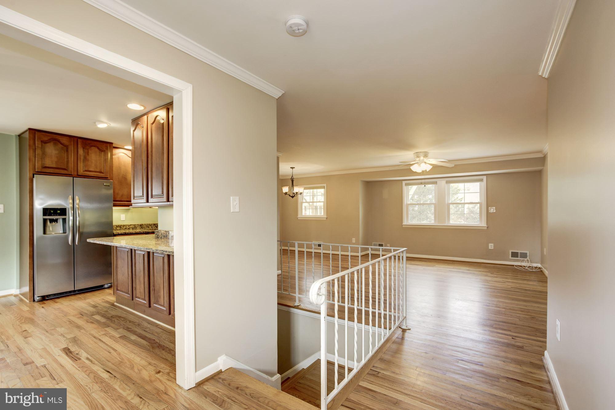 5502 Ashfield Road Alexandria, VA 22315 - Photo 4 of 27 Foyer View