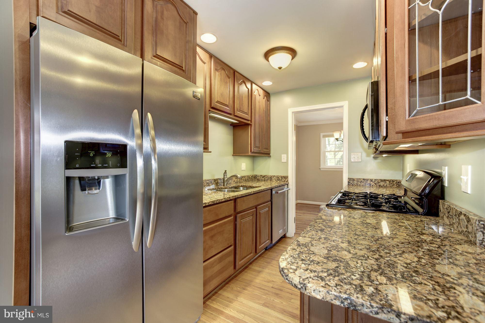 5502 Ashfield Road Alexandria, VA 22315 - Photo 6 of 27 Kitchen