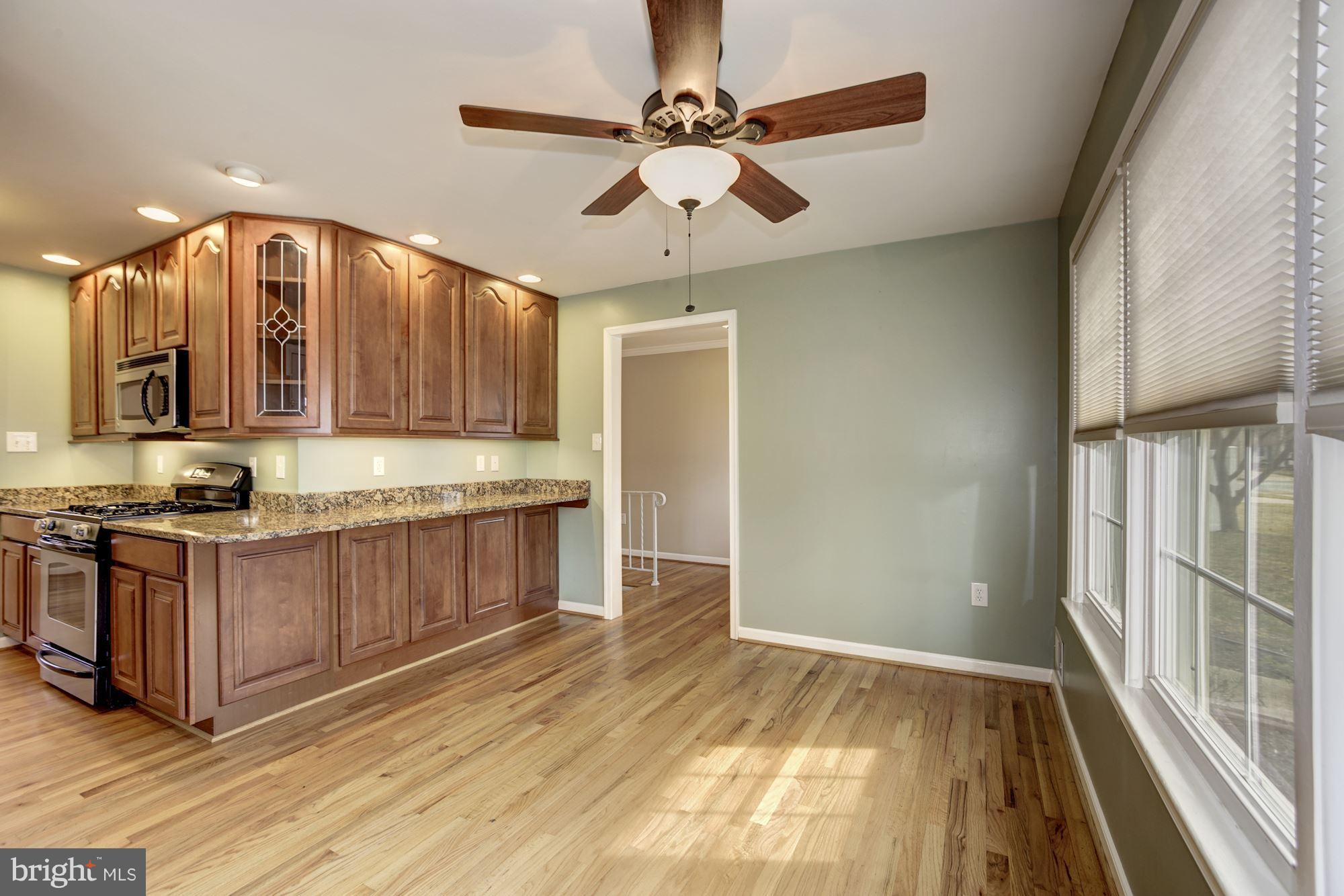 5502 Ashfield Road Alexandria, VA 22315 - Photo 8 of 27 Eat in Kitchen