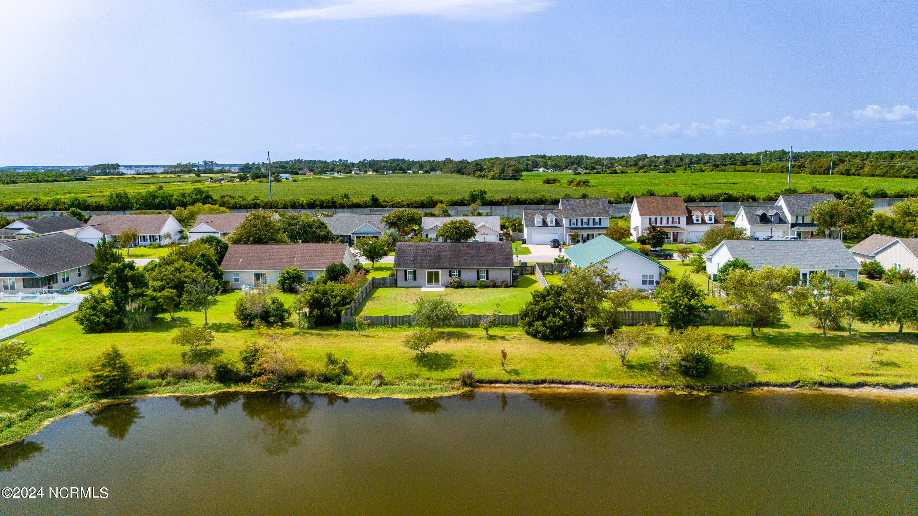 218 Rutledge Avenue Beaufort, NC 28516 - Photo 4 of 39 Chill Photo Aerials-44