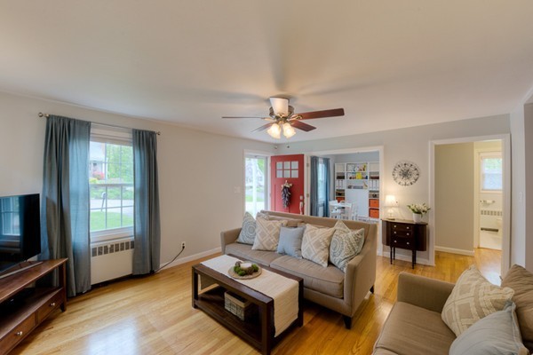 8 Carleton Road Leicester, MA 01542 - Photo 5 of 28 Gallery Image 5