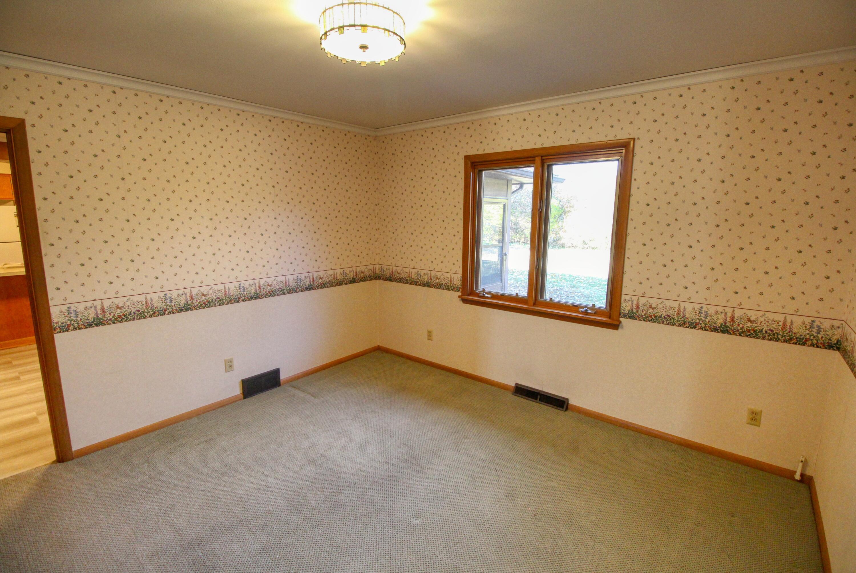 2066 Middlesex Road Columbus, OH 43220 - Photo 6 of 26 Den/Office2