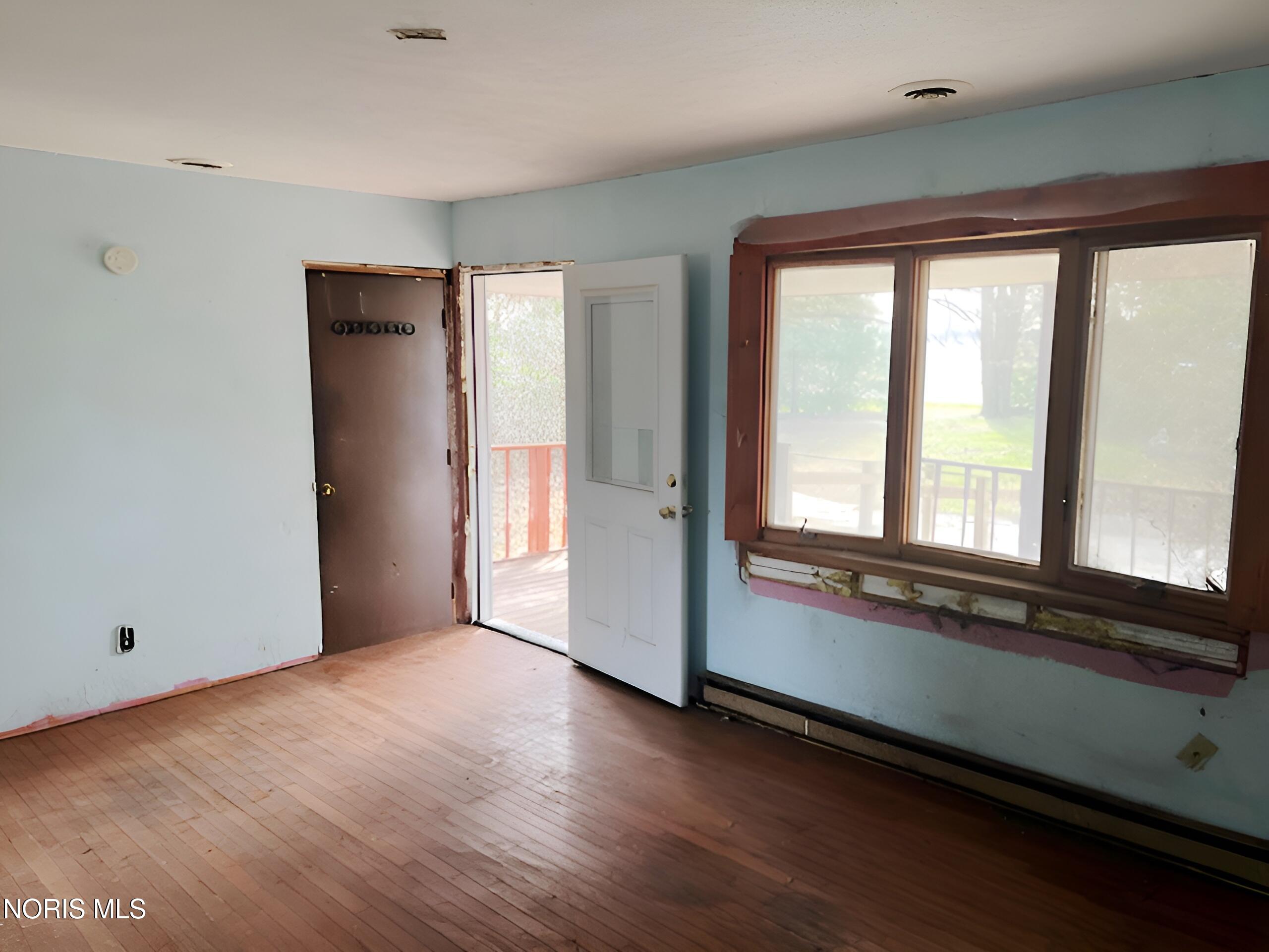 9706 Bradner Road Risingsun, OH 43457 - Photo 10 of 26 11-Living