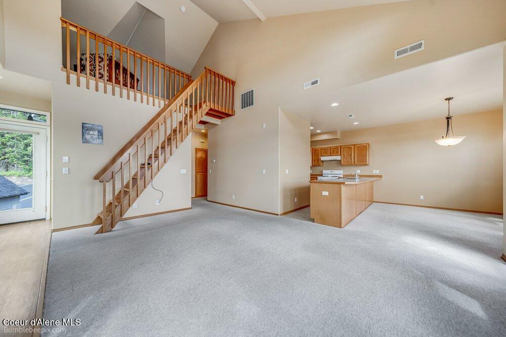 46700 Highway 200, Unit 103 Hope, ID 83836 - Photo 10 of 37 Living Room