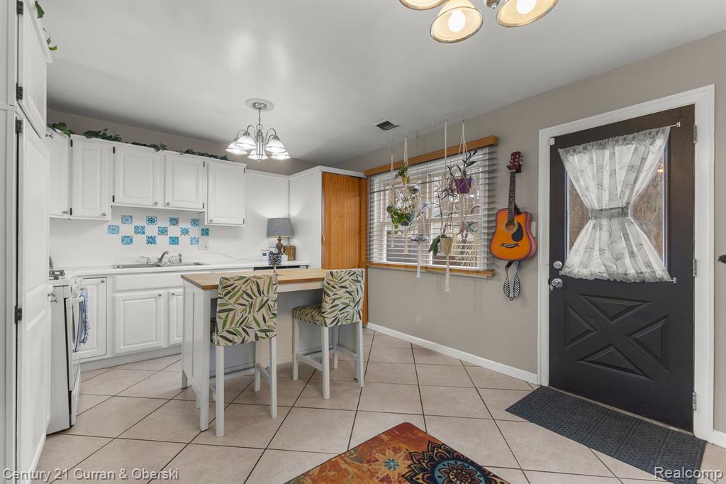 14137 Conover Place Romulus, MI 48174 - Photo 15 of 49
