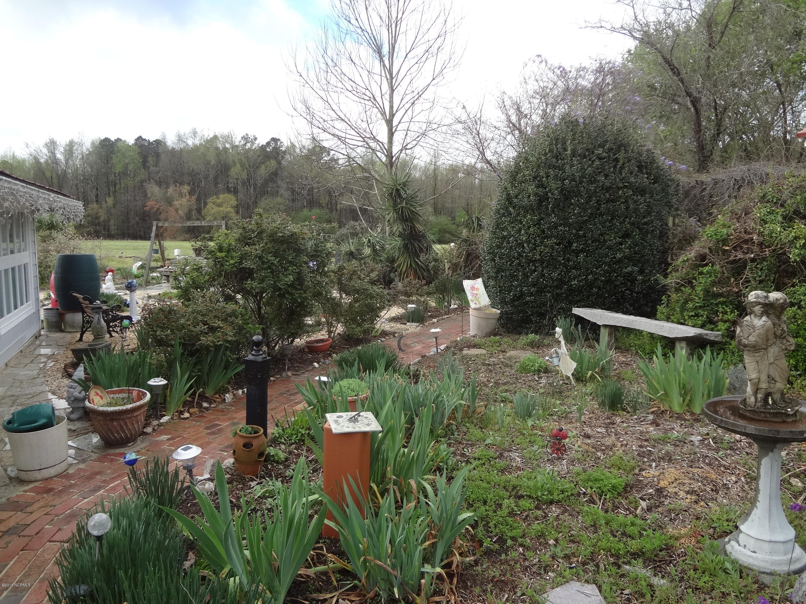 5726 Reedy Branch Road Winterville, NC 28590 - Photo 40 of 89 Flower Garden