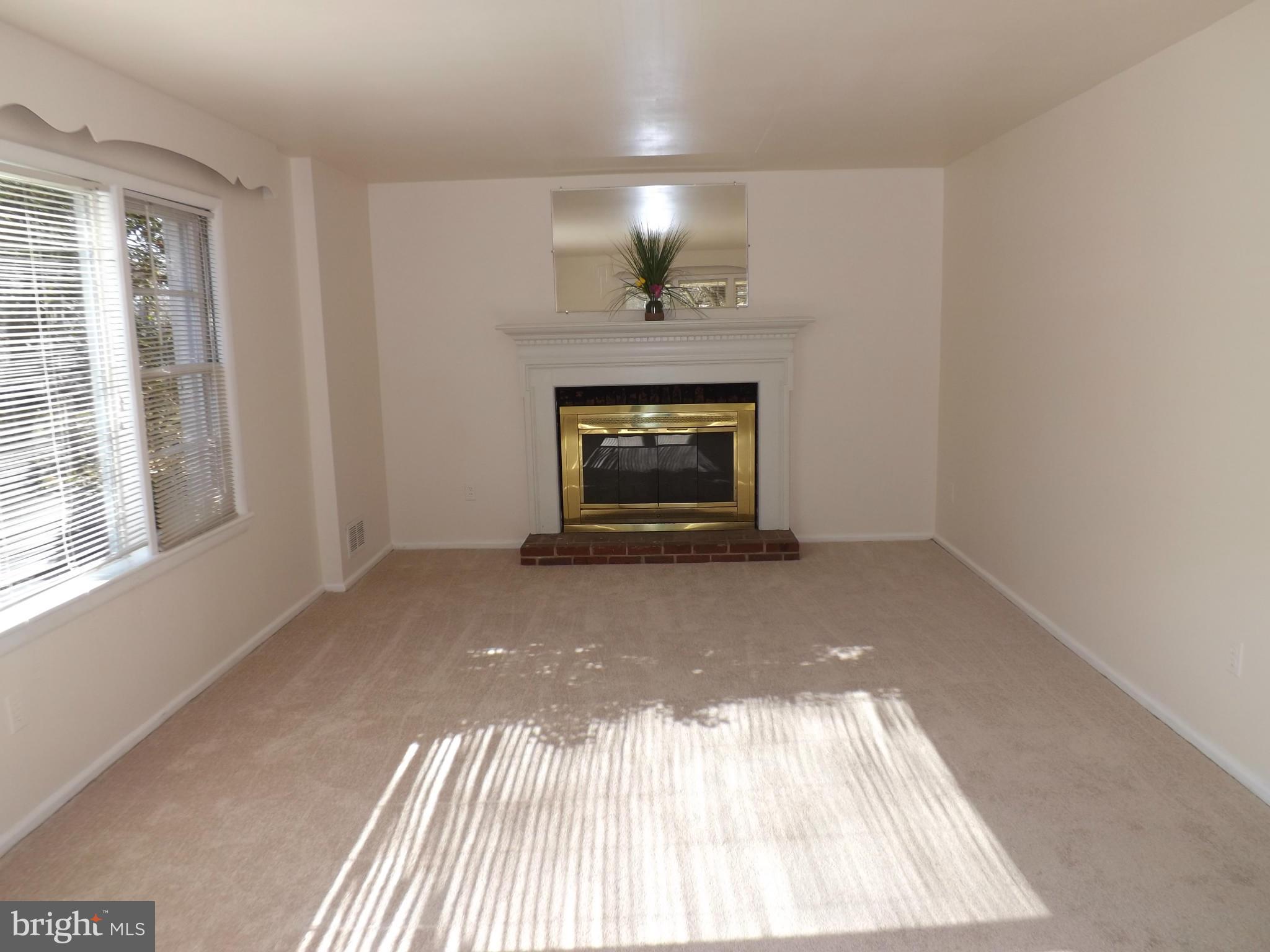 8418 Wagon Wheel Road Alexandria, VA 22309 - Photo 15 of 30 Living Room