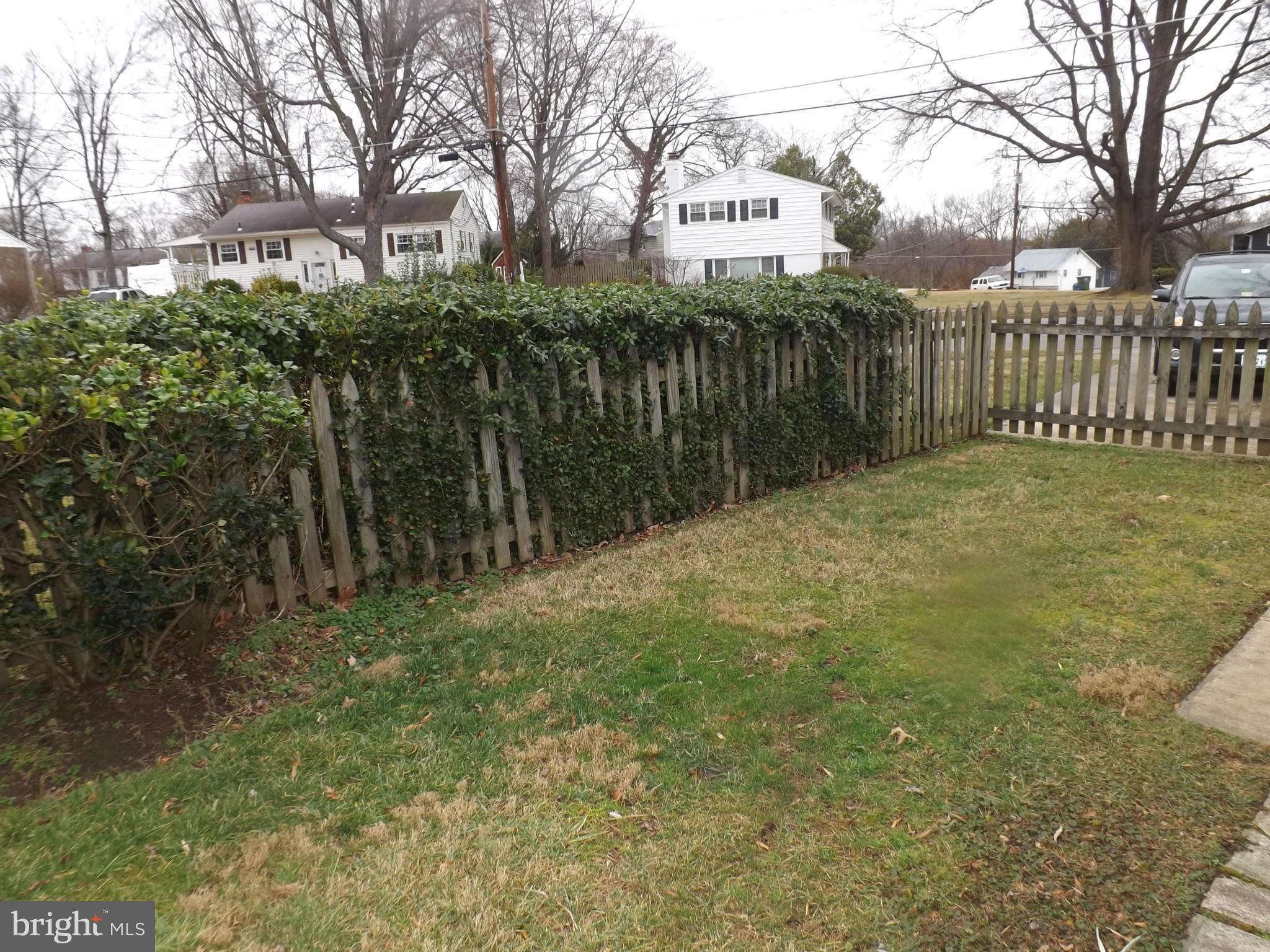 8418 Wagon Wheel Road Alexandria, VA 22309 - Photo 25 of 30 Side yard