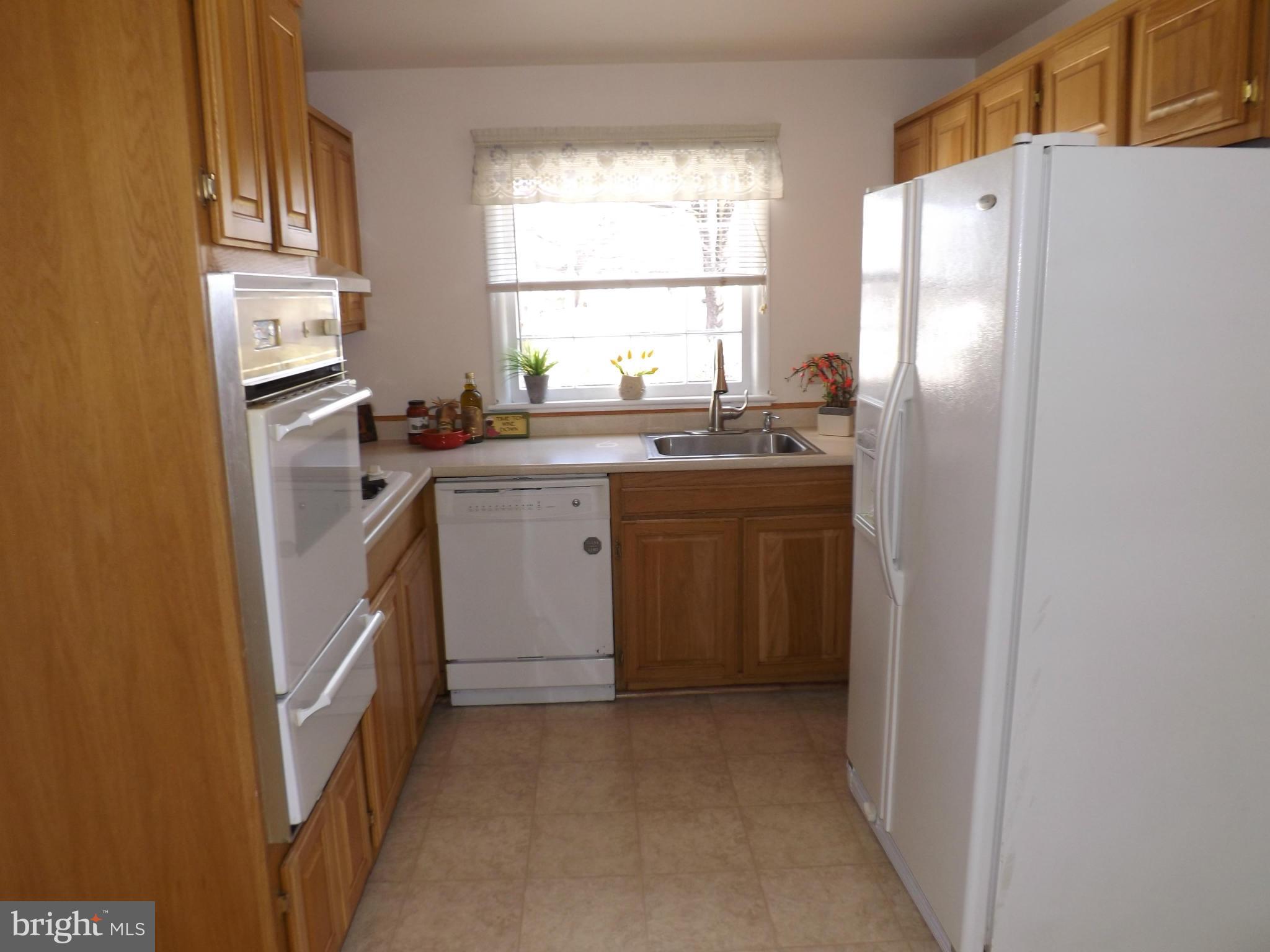 8418 Wagon Wheel Road Alexandria, VA 22309 - Photo 4 of 30 Kitchen