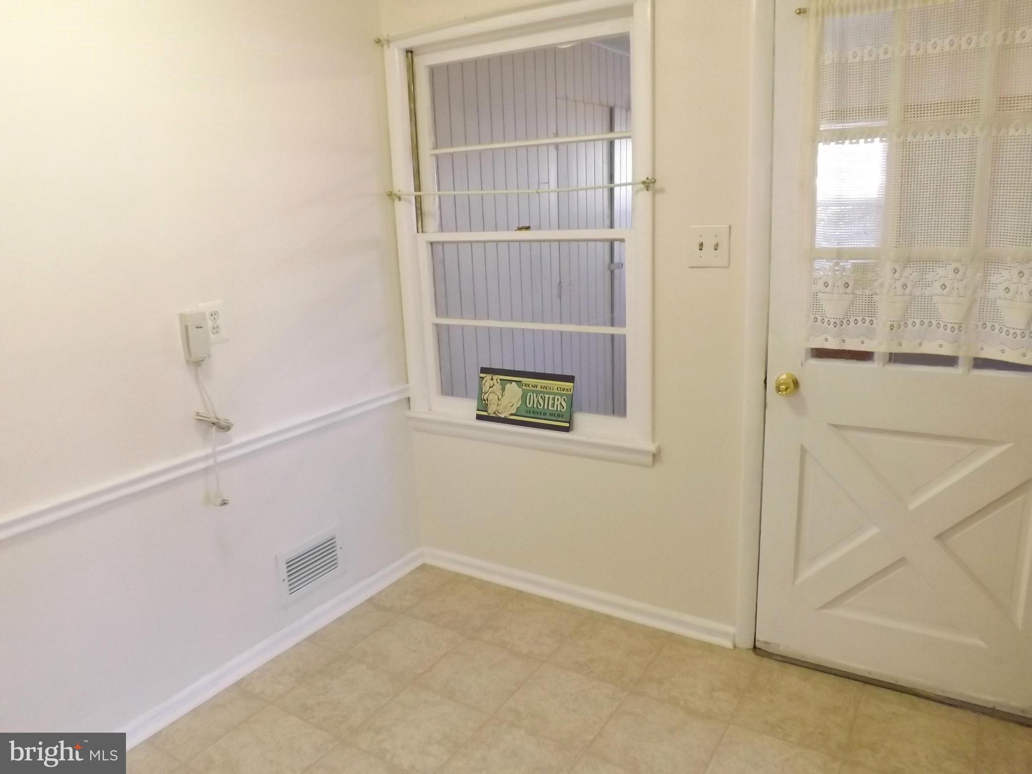 8418 Wagon Wheel Road Alexandria, VA 22309 - Photo 9 of 30 Plenty of Room in Eat-in Kitchen