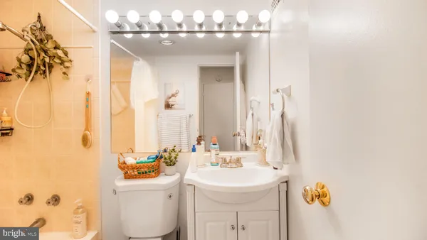 $239,999 | 2030 North Adams Street, Unit 1109, Arlington, VA 22201