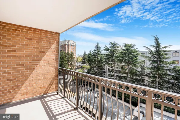 $239,999 | 2030 North Adams Street, Unit 1109, Arlington, VA 22201