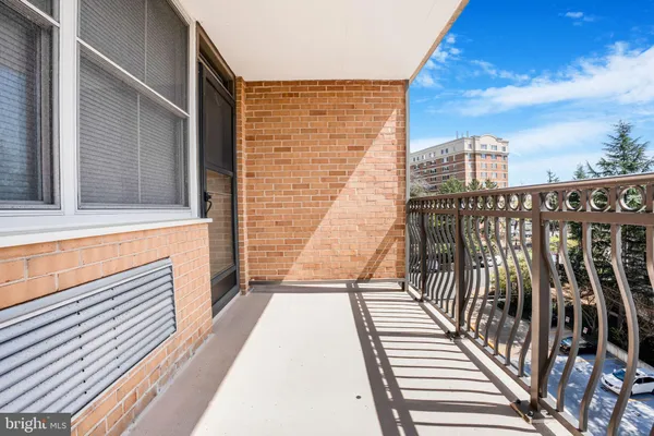 $239,999 | 2030 North Adams Street, Unit 1109, Arlington, VA 22201