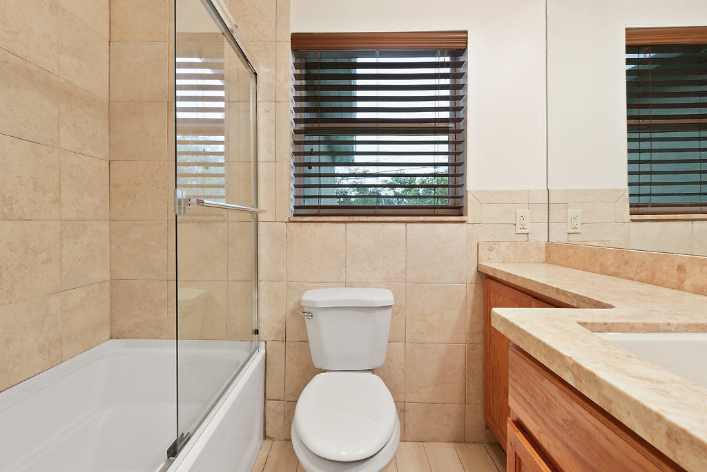 1405 Northeast 4th Avenue Boca Raton, FL 33432 - Photo 15 of 31 017-1405NE4thAve-BocaRaton-FL-small