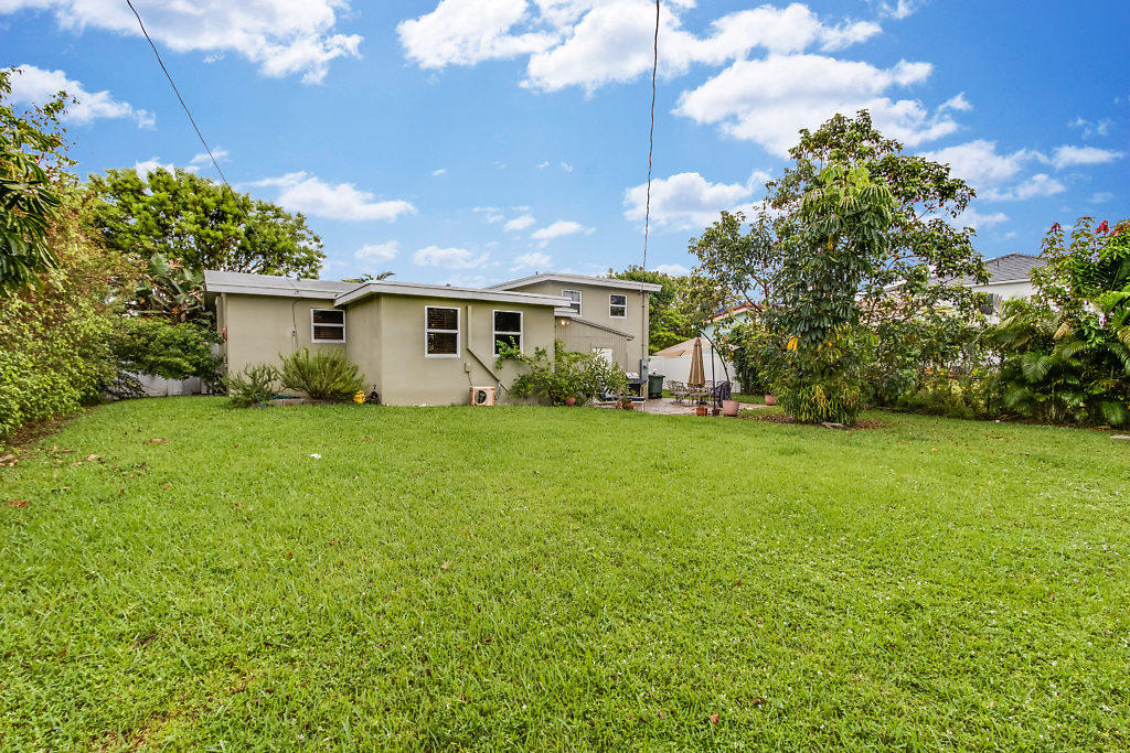 1405 Northeast 4th Avenue Boca Raton, FL 33432 - Photo 23 of 31 023-1405NE4thAve-BocaRaton-FL-small