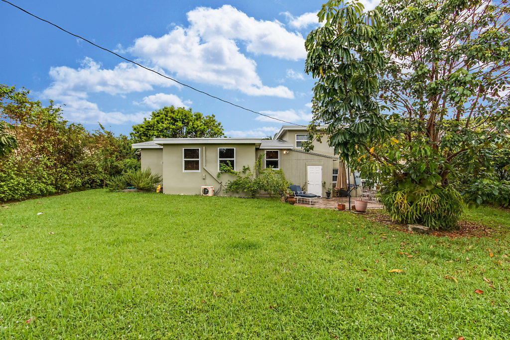 1405 Northeast 4th Avenue Boca Raton, FL 33432 - Photo 24 of 31 024-1405NE4thAve-BocaRaton-FL-small