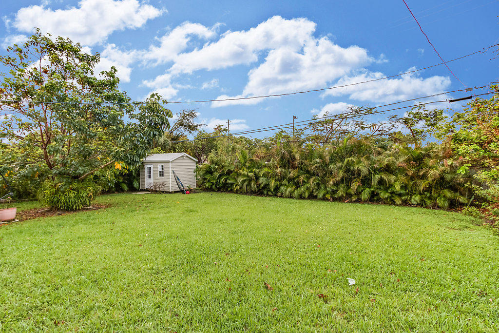 1405 Northeast 4th Avenue Boca Raton, FL 33432 - Photo 25 of 31 025-1405NE4thAve-BocaRaton-FL-small