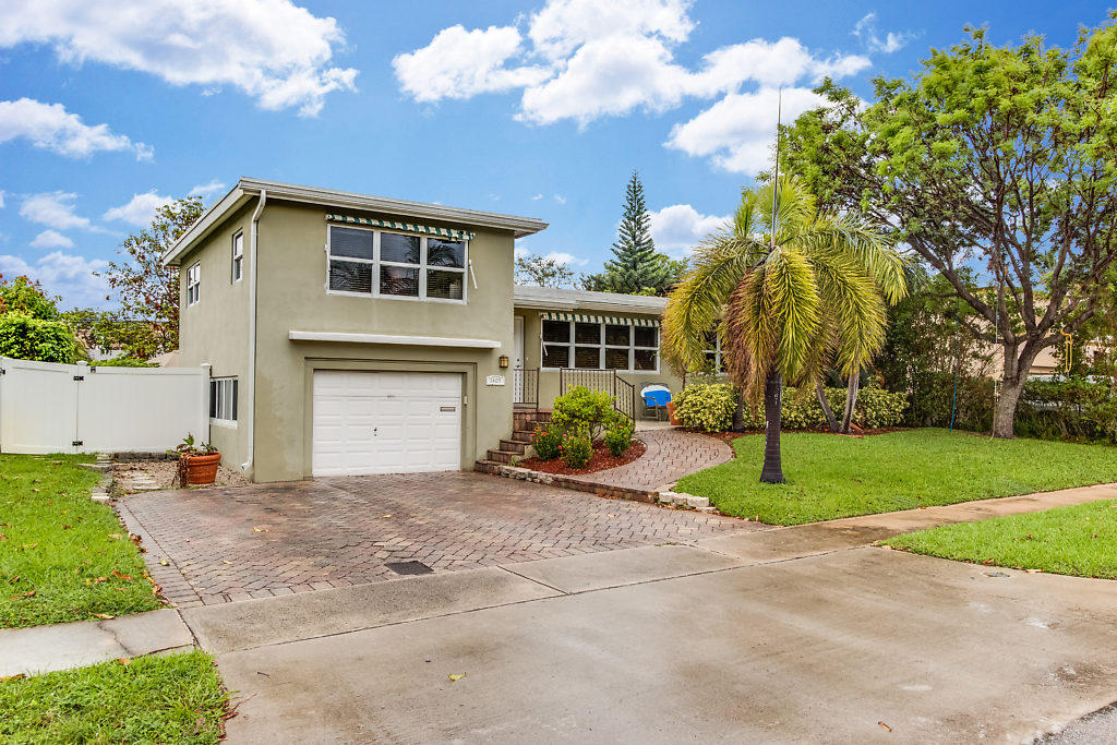 1405 Northeast 4th Avenue Boca Raton, FL 33432 - Photo 3 of 31 001-1405NE4thAve-BocaRaton-FL-small