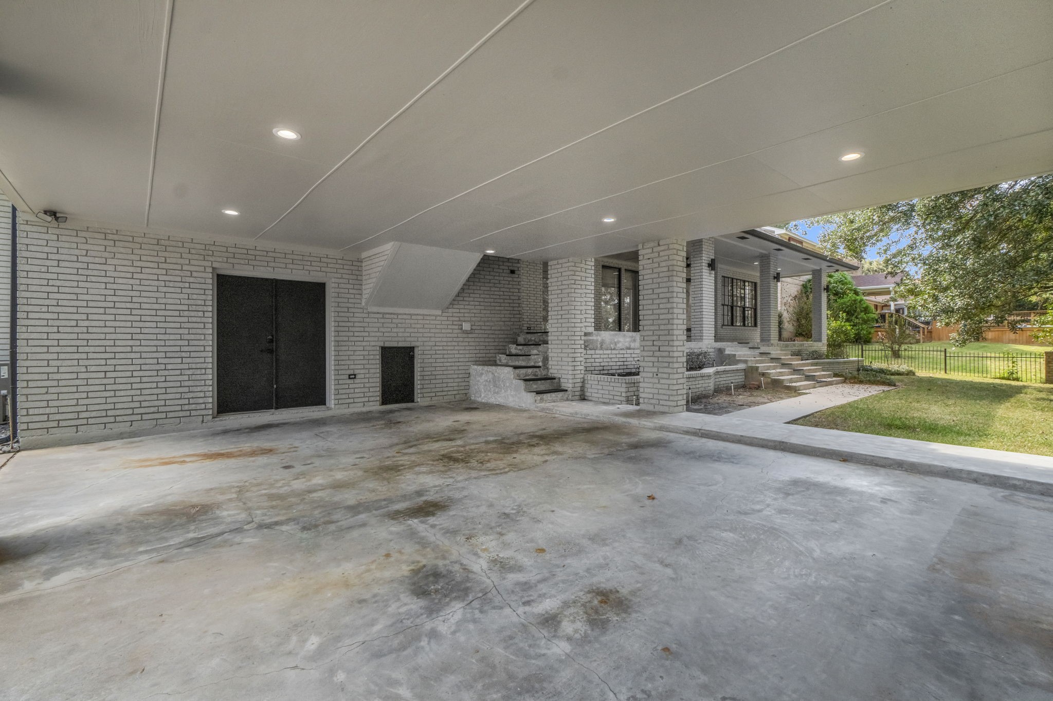 132 Mockingbird Lane Livingston, TX 77351 - Photo 46 of 50 Carport View 2