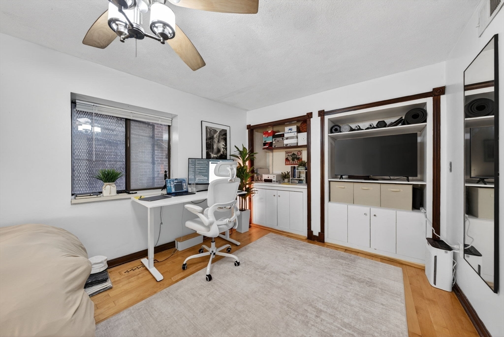 8 Wiget Street, Unit 1 Boston, MA 02113 - Photo 5 of 18