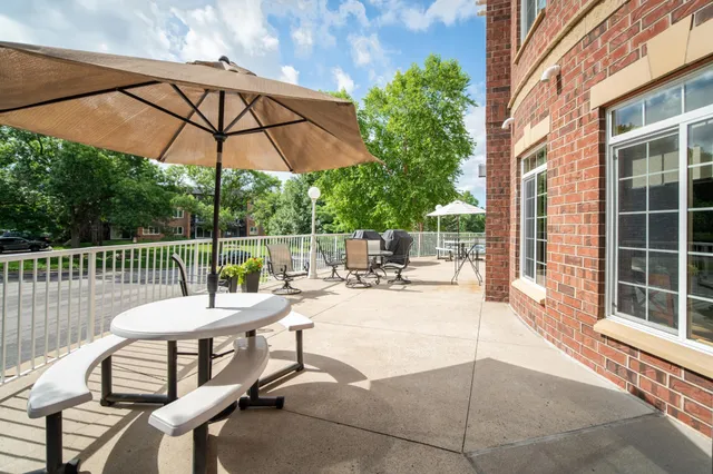 $200,000 | 8200 West 33rd Street, Unit 208, St. Louis Park, MN 55426