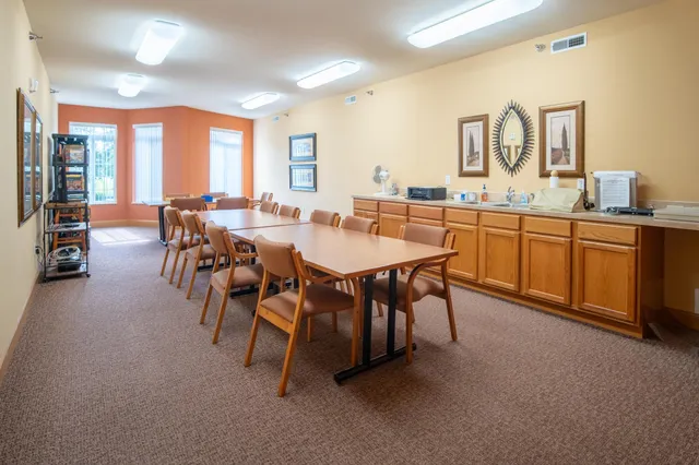 $200,000 | 8200 West 33rd Street, Unit 208, St. Louis Park, MN 55426