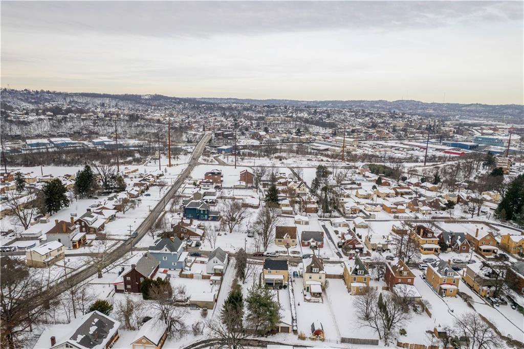 1613 Clarkton Street Pittsburgh, PA 15204 - Photo 22 of 23 an aerial view of multiple house