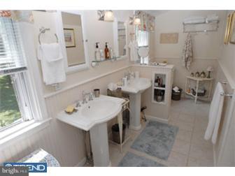 1376 Glenhardie Road Wayne, PA 19087 - Photo 9 of 11