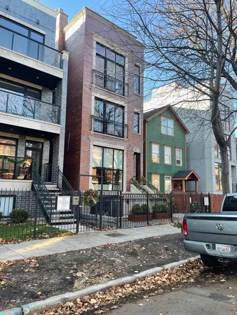 $3,600 | 1024 North Honore Street, Unit 2, Chicago, IL 60622
