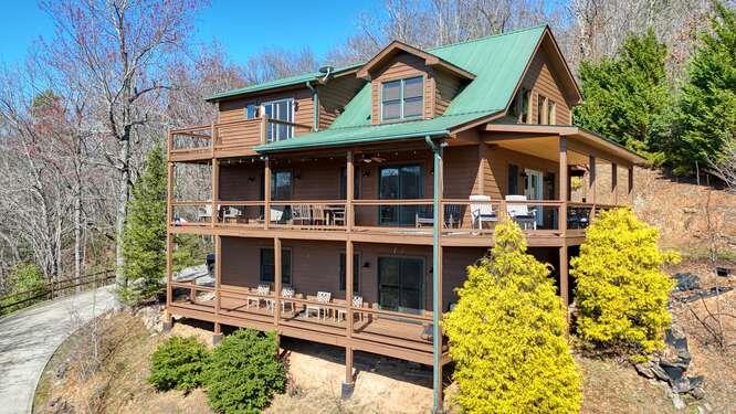 230 Smokin Ridge Hayesville, NC 28904 - Photo 1 of 55 Main View