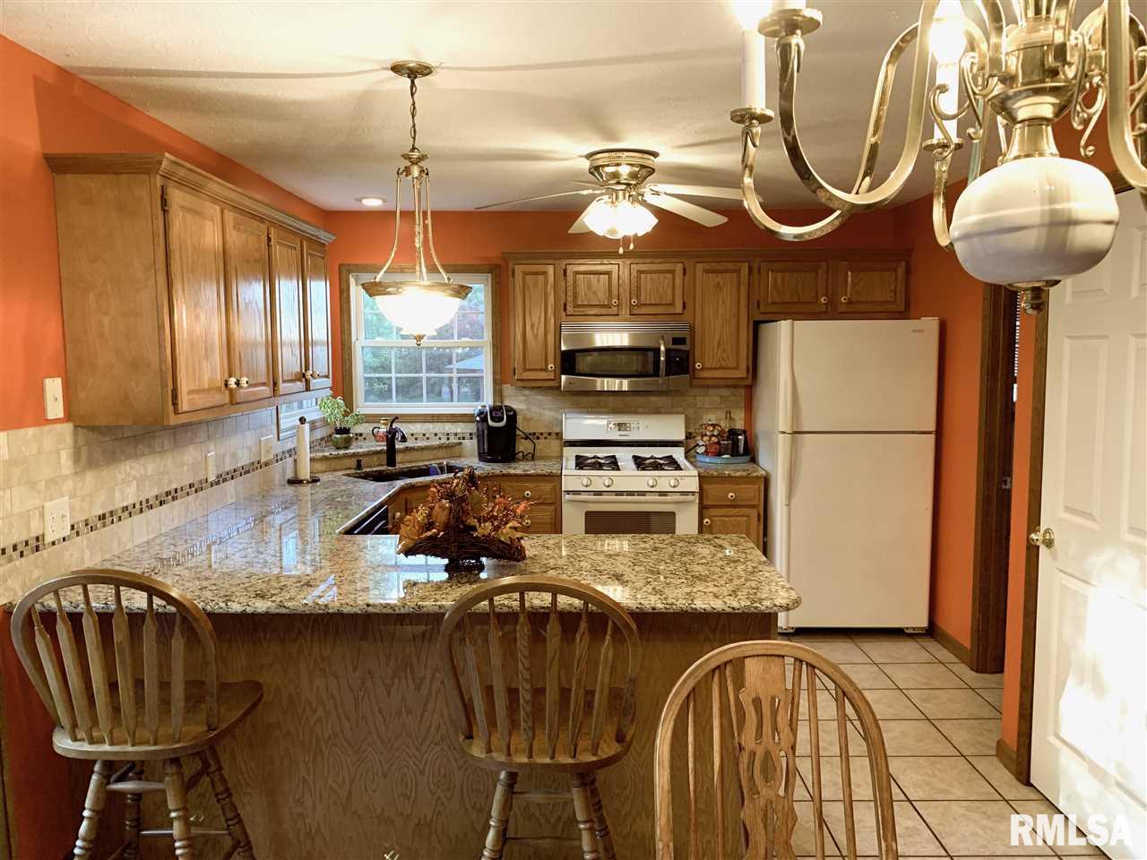 7 Bent Creek Road Sherman, IL 62684 - Photo 8 of 36 Gallery Image 8