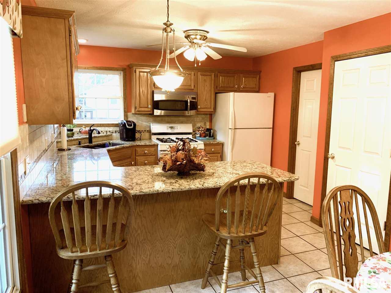 7 Bent Creek Road Sherman, IL 62684 - Photo 9 of 36 Gallery Image 9
