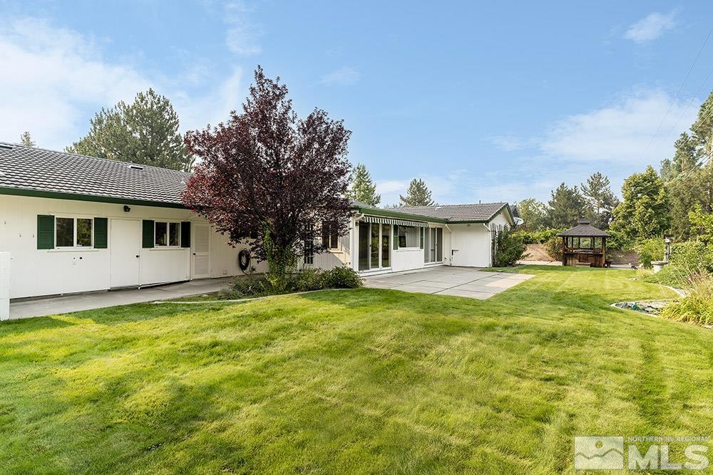 2120 Dant Boulevard Reno, NV 89509 - Photo 5 of 33 a view of a yard in front of house