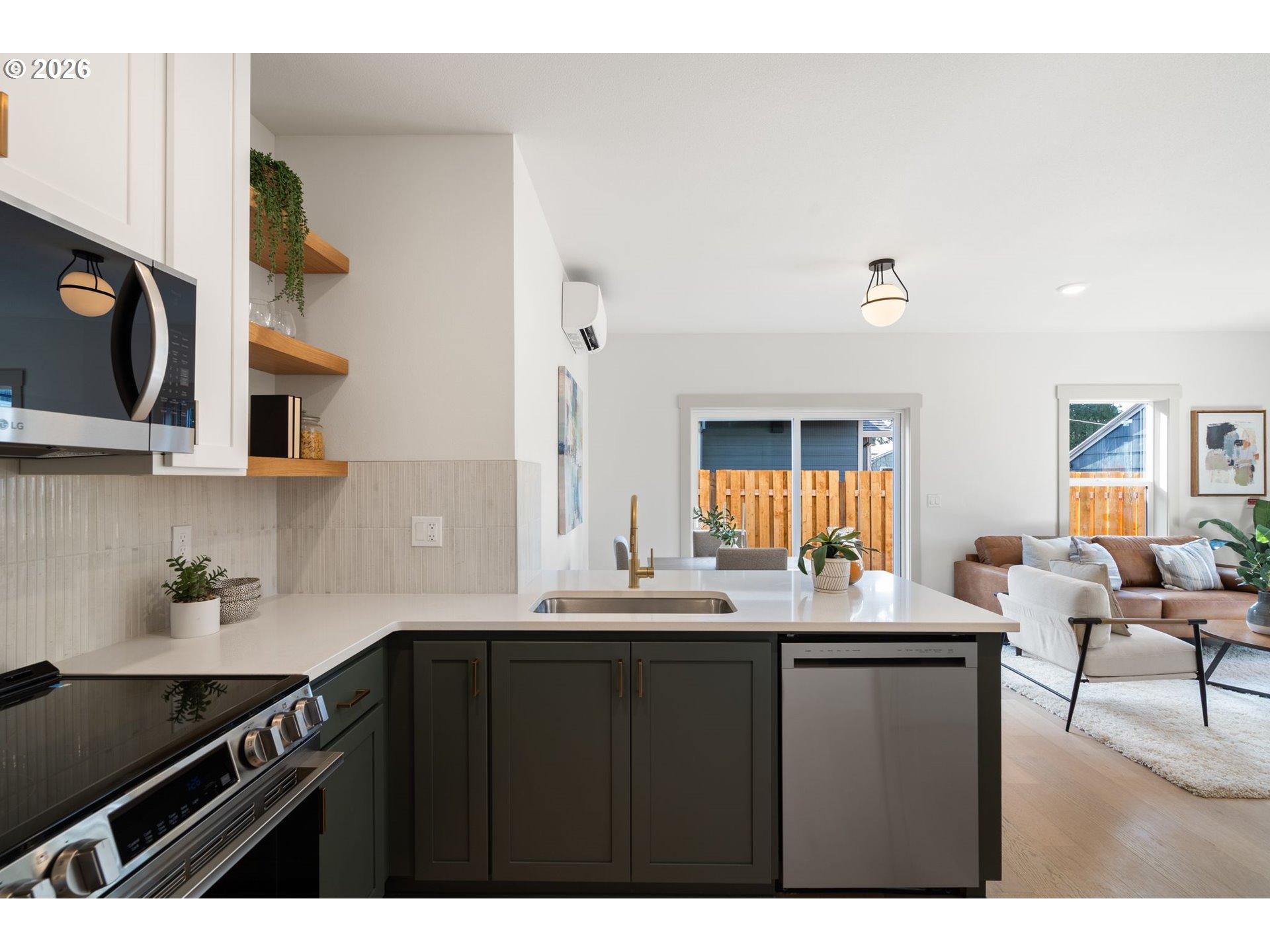 6909 Northeast Multnomah Street, Unit B Portland, OR 97213 - Photo 21 of 41