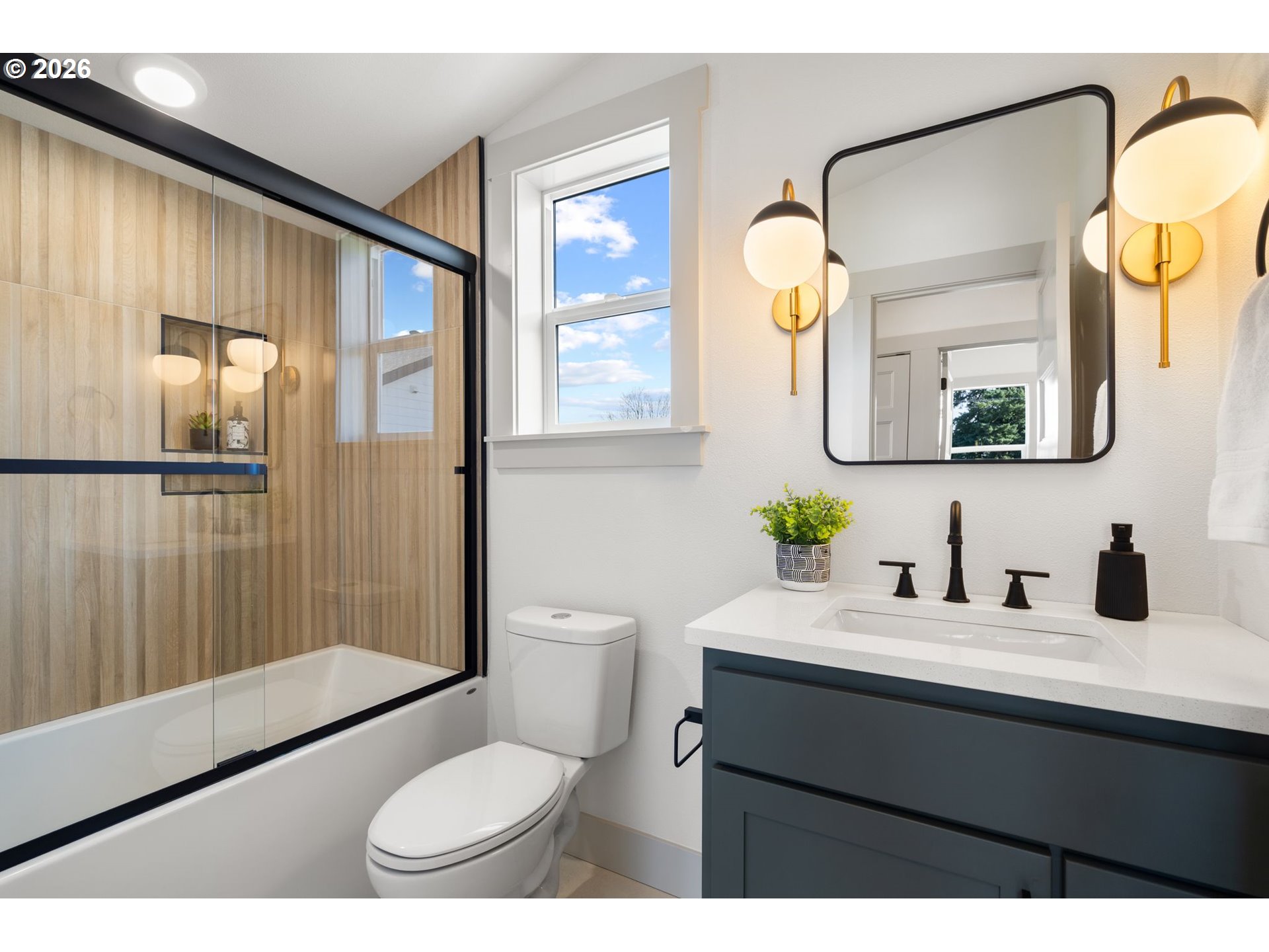 6909 Northeast Multnomah Street, Unit B Portland, OR 97213 - Photo 34 of 41