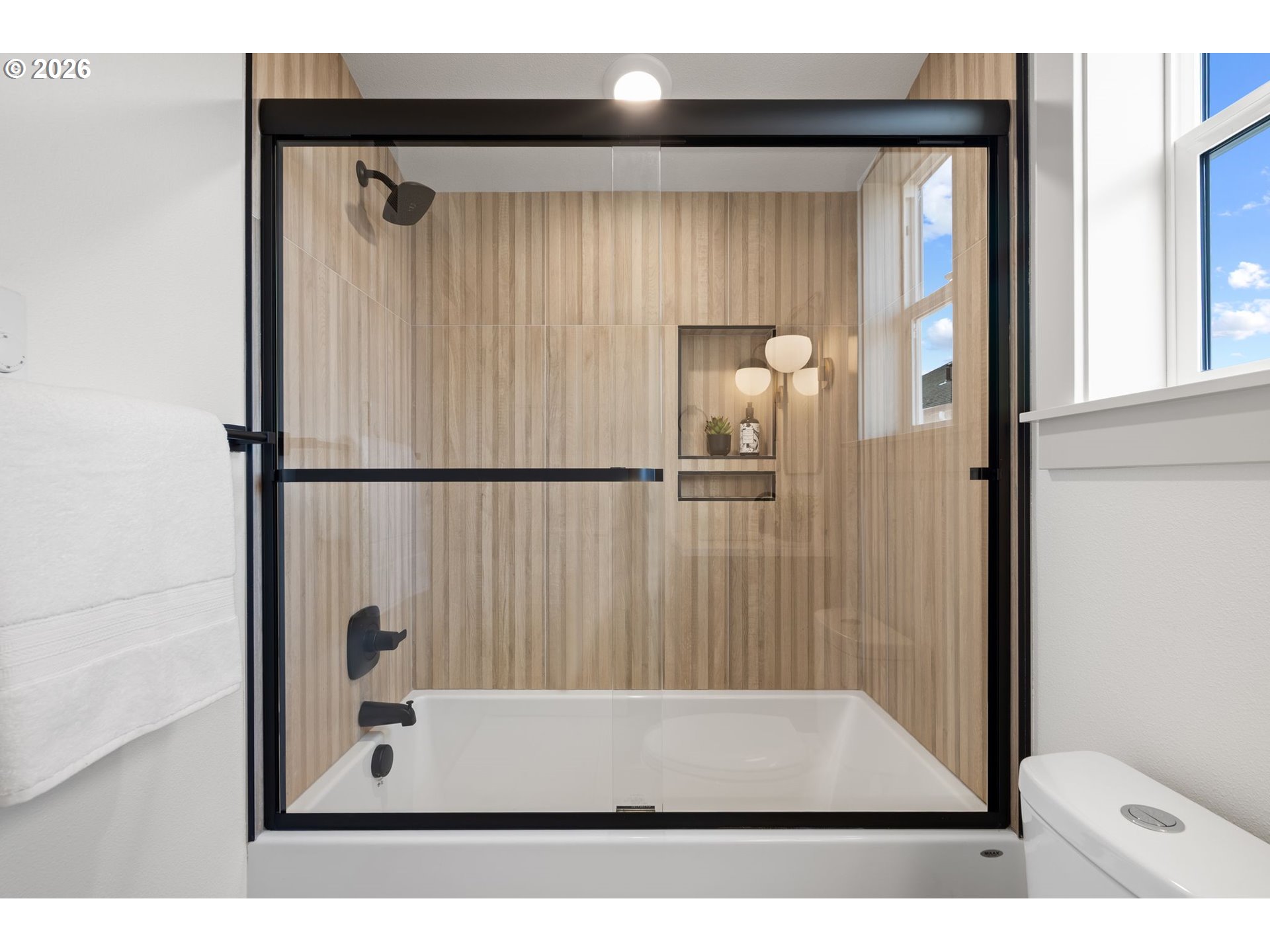 6909 Northeast Multnomah Street, Unit B Portland, OR 97213 - Photo 35 of 41