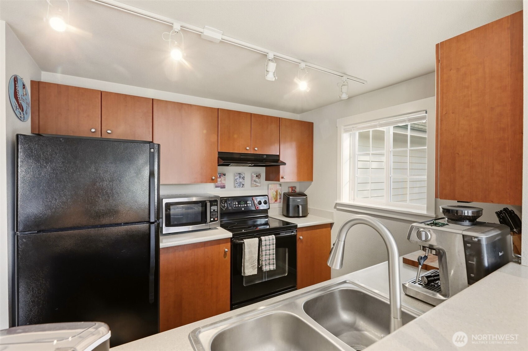 12404 East Gibson Road, Unit H301 Everett, WA 98204 - Photo 7 of 32