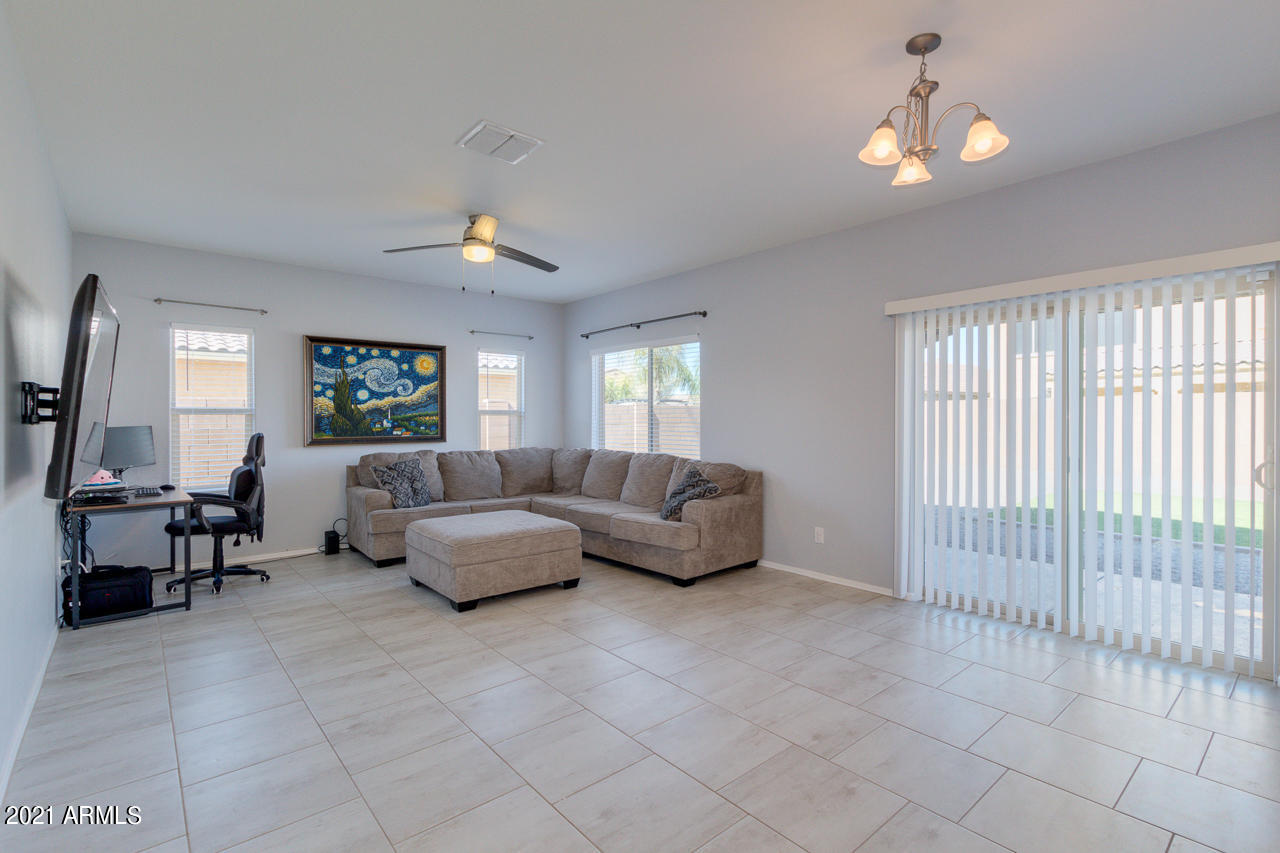 2624 East Mews Road Gilbert, AZ 85298 - Photo 7 of 50 04-Mews