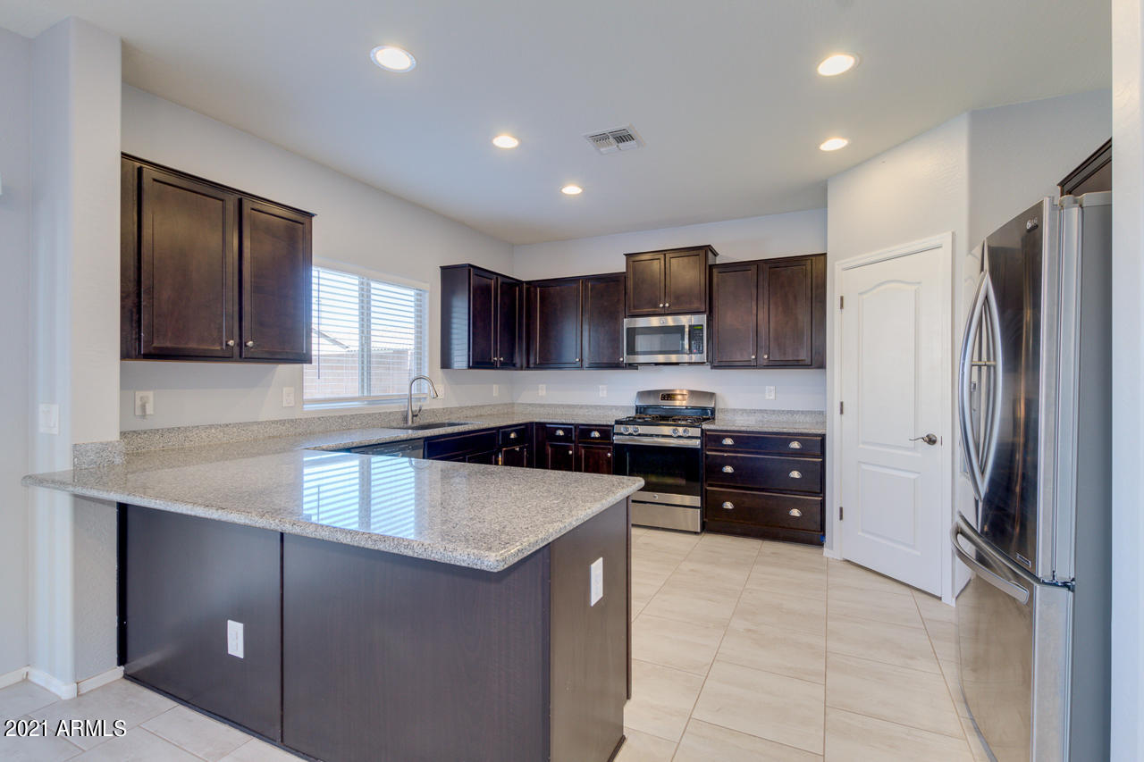 2624 East Mews Road Gilbert, AZ 85298 - Photo 9 of 50 06-Mews