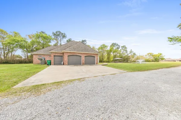 $645,000 | 314 Andre Avenue, Maurice, LA 70555